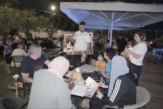 حملة " صناع الأمل" تنظم أمسية ترفيهية في رام الله