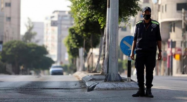 السيدة أبو نادي تروي تفاصيل إصابتها بفيروس (كورونا) وكيفية انتقاله لعائلتها في غزة