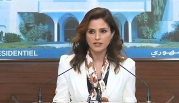 وزيرة الإعلام اللبنانية تعتذر وتستقيل على الهواء