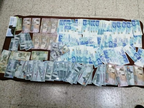 شرطة جنين تقبض على لصوص استغلوا وقفة العيد وسرقوا مبلغ مالي ومصاغ ذهبي من داخل منزل
