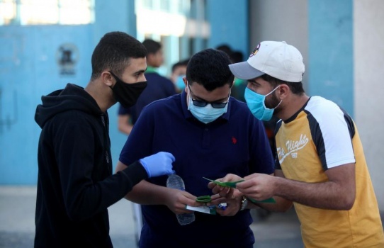 هكذا يتلقى طلبة الثانوية العامة بالضفة تعليمهم في ظل كورونا