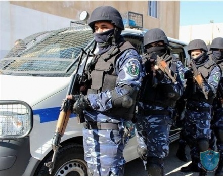 الشرطة تقبض على قاتل هارب من العدالة وسيدتين لعدم سداد مبلغ مليون ونصف شيكل