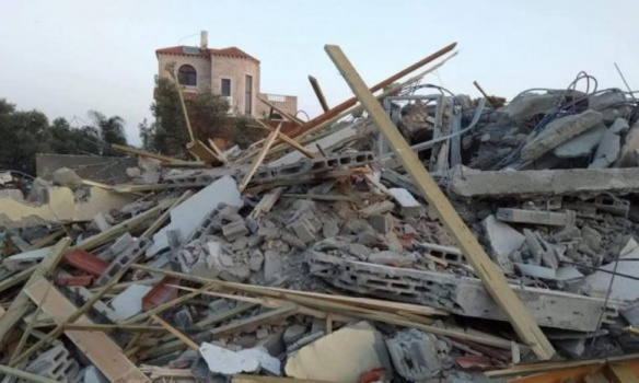 سلطات الاحتلال تهدم منزلا في اللد