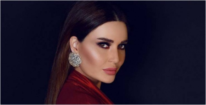 سيرين عبد النور تُحدث بلبلة بسبب طريقة ردّها على فتاة انتقدت مسلسلها