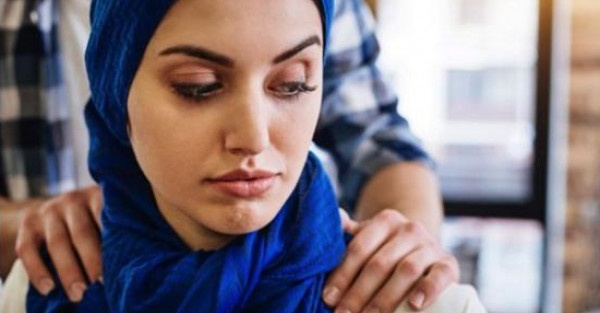فتاة مصرية ذهبت لتعيش مع والدها بعد طلاقها..فحدث ما لم يخطر على البال