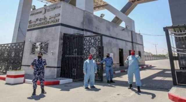 استمرار العمل بمعبر رفح في اليوم الأخير لفتحه استثنائيا