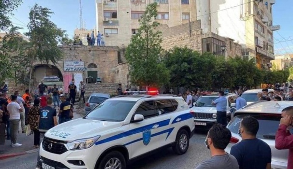 تفاصيل العثور على جثة شاب على سطح بناية في رام الله