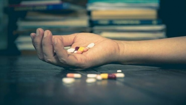 الانتحار .. 7 علامات تشير إلى أن شخصا عزيزا عليك في خطر!!