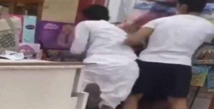 اعتداء جديد على وافد مصري في الكويت.. ومقطع الفيديو يثير الضجة