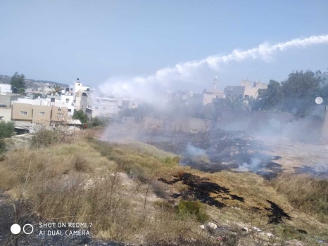 نتج عنه حالة إختناق لشاب &hellip;حريق اشجار واعشاب في قرية رمانة غرب جنين