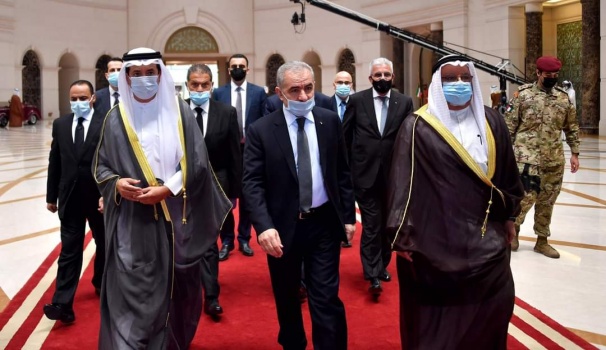 نيابة عن الرئيس: رئيس الوزراء يقدم واجب العزاء برحيل الشيخ صباح الأحمد الجابر الصباح