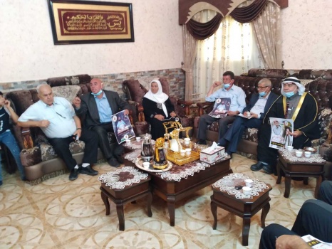 جنين: فارس وقراقع يزوان عائلة الأسير المضرب عن الطعام الأخرس وبلدية سيلة الظهر