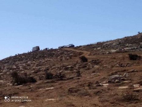 إقامة بؤرة استيطانية لتربية المواشي في بيت دجن شرق نابلس