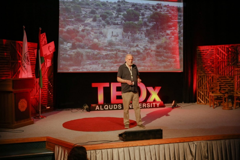 مشاركون في مؤتمر TEDx جامعة القدس يتحدثون عن تجاربهم الملهمة تحت شعار "إن لم نكن نحن، فمن إذا؟"