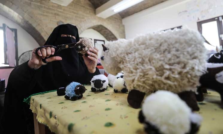 غزة.. دُمى العيد صناعة نسائية فلسطينية- (صور)