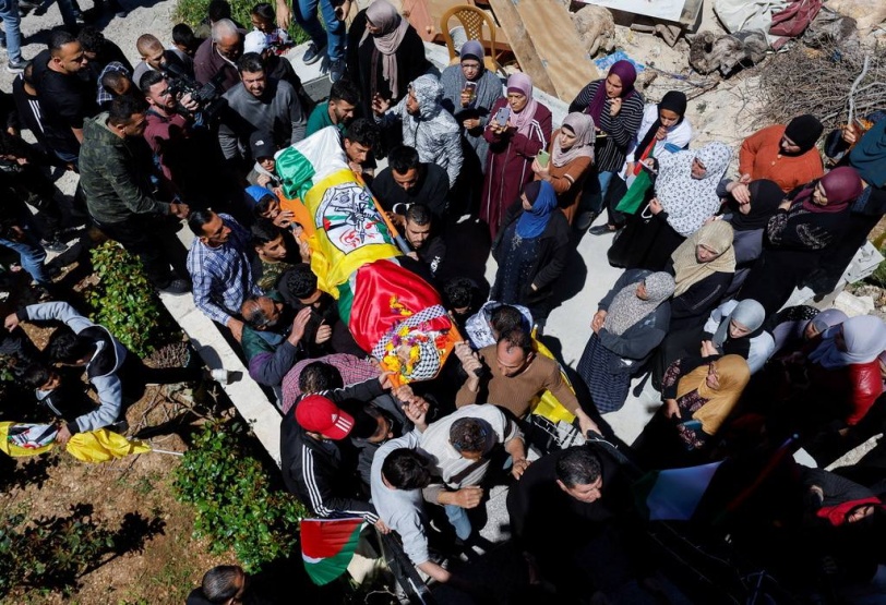 بالصور تشييع 4 شهداء بالضفة الغربية