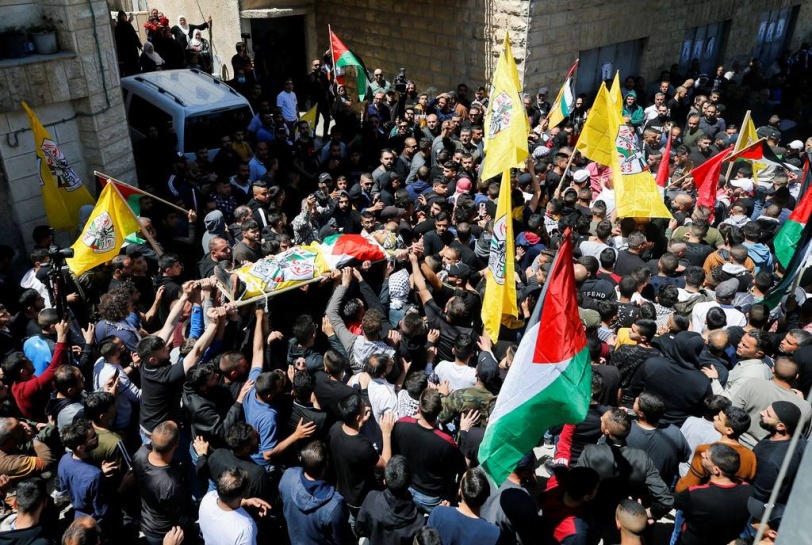 بالصور تشييع 4 شهداء بالضفة الغربية