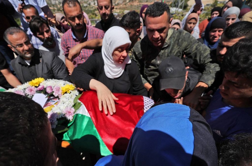 بالصور تشييع 4 شهداء بالضفة الغربية