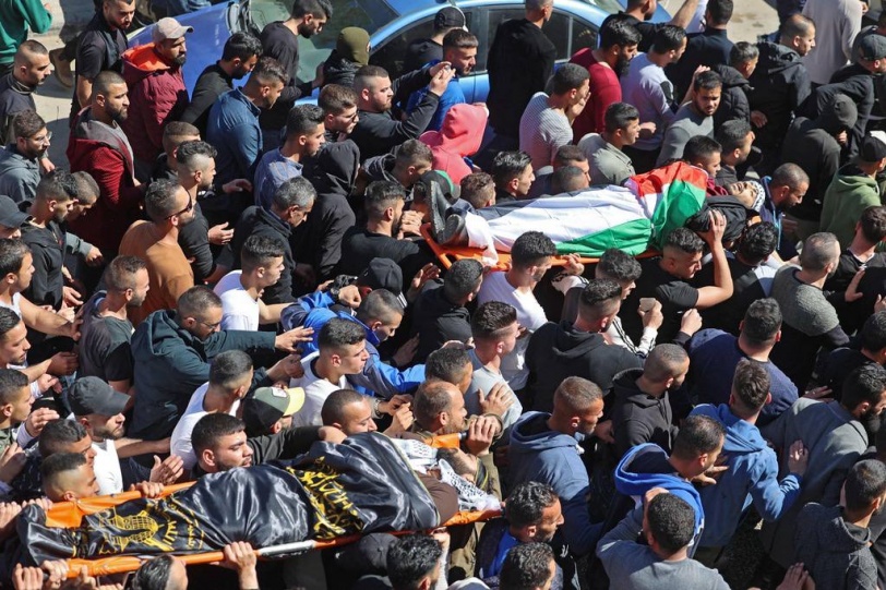 بالصور تشييع 4 شهداء بالضفة الغربية
