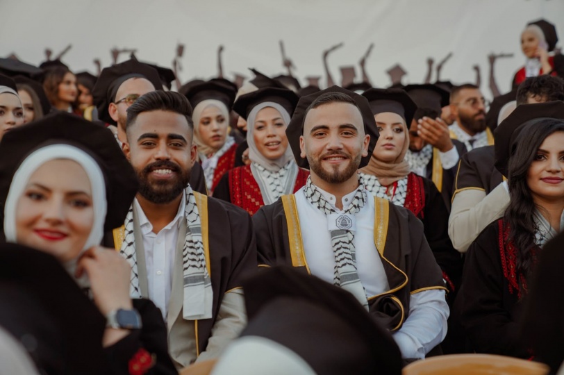 جامعة القدس تختتم مراسم حفل تخريج الفوج (41) بكلية الدعوة وأصول الدين والقرآن والآداب والحقوق والأعمال والاقتصاد والعلوم التربوية