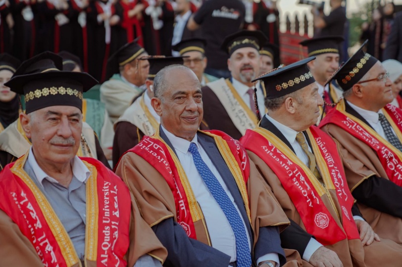 جامعة القدس تختتم مراسم حفل تخريج الفوج (41) بكلية الدعوة وأصول الدين والقرآن والآداب والحقوق والأعمال والاقتصاد والعلوم التربوية
