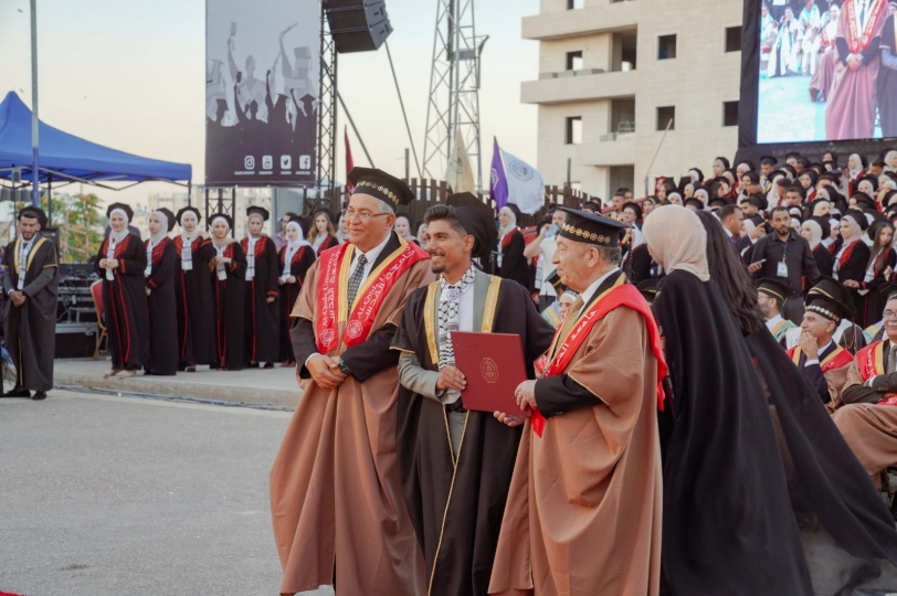 جامعة القدس تختتم مراسم حفل تخريج الفوج (41) بكلية الدعوة وأصول الدين والقرآن والآداب والحقوق والأعمال والاقتصاد والعلوم التربوية