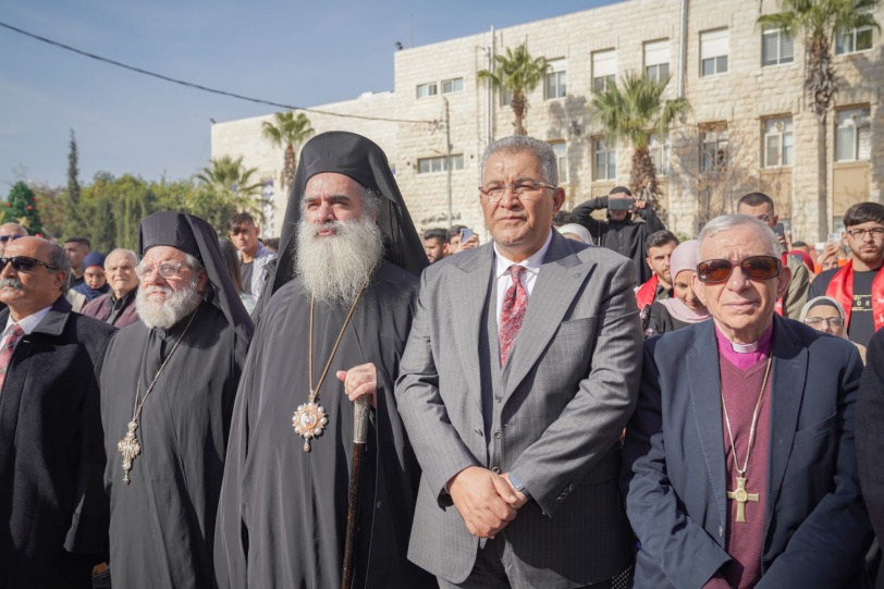 جامعة القدس تحتفل بإضاءة شجرة الميلاد تحت اسم "حفل الشهيدة الإعلامية شيرين أبو عاقلة