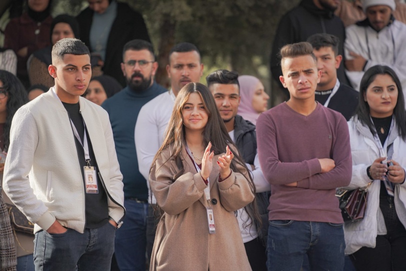 جامعة القدس تحتفل بإضاءة شجرة الميلاد تحت اسم "حفل الشهيدة الإعلامية شيرين أبو عاقلة