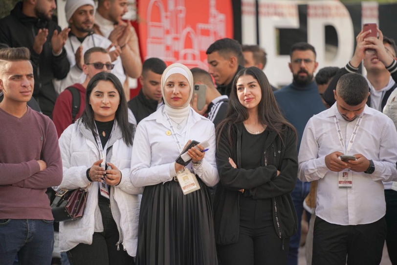 جامعة القدس تحتفل بإضاءة شجرة الميلاد تحت اسم "حفل الشهيدة الإعلامية شيرين أبو عاقلة