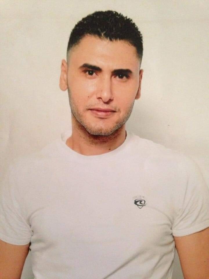 من يافا .. اطلاق ديوان "خلل طفيف في السفرجل" للشاعر الأسير أحمد تيسير عارضة.