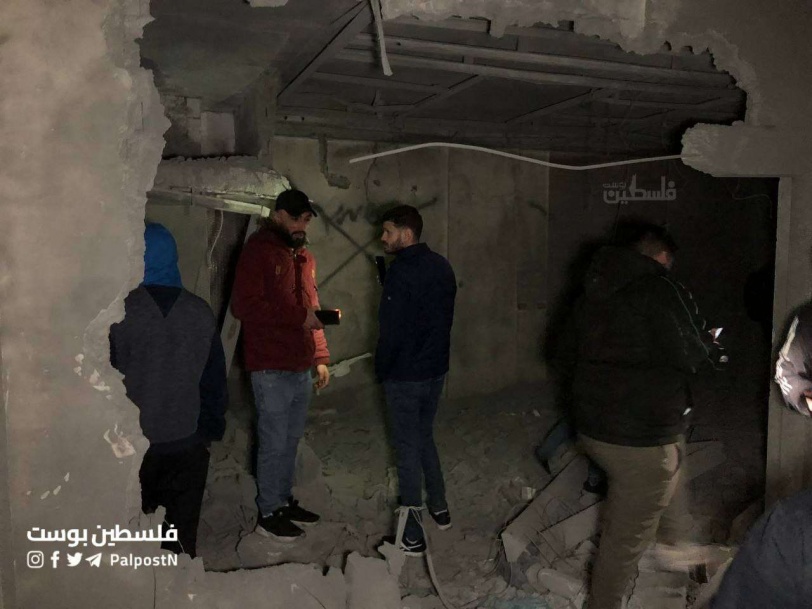 صور....الاحتلال يفجر منزل الشهيد معاذ المصري في مدينة نابلس 
