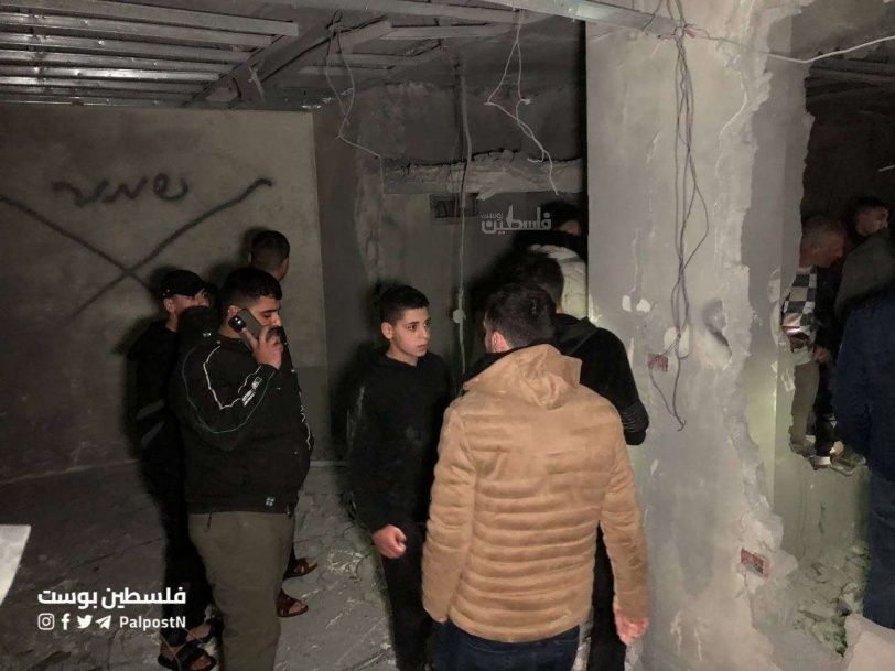 صور....الاحتلال يفجر منزل الشهيد معاذ المصري في مدينة نابلس 