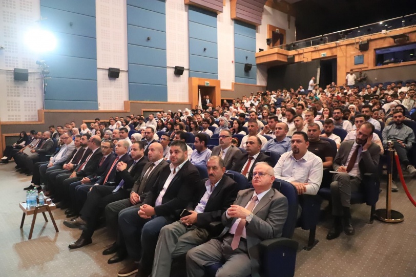 بالصور: رئيس الوزراء الفلسطيني ووزراء الحكومة يزورون جامعة النجاح الوطنية في نابلس