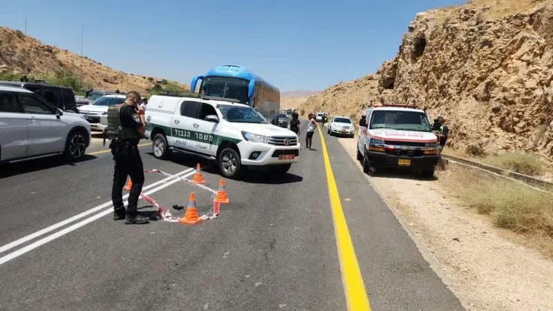 مقتل مستوطن وإصابة آخر بعملية إطلاق نار في الأغوار وانسحاب المنفذ
