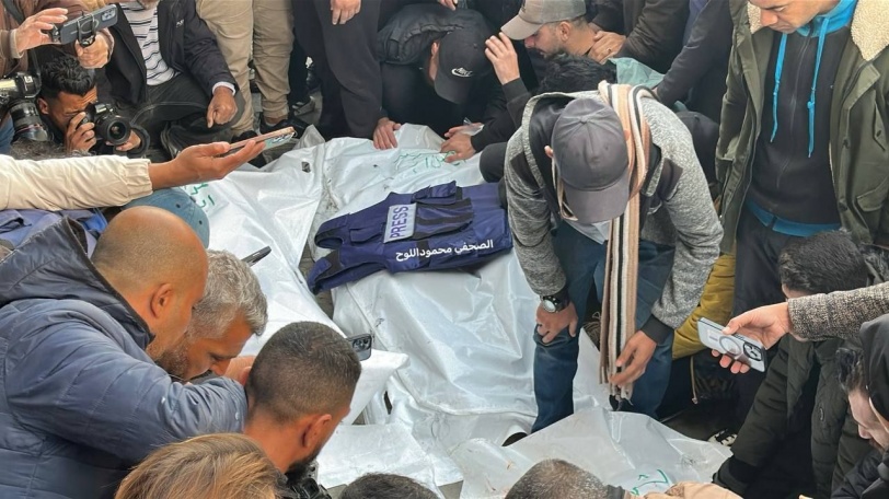 صور....استشهاد 5 صحفيين في مخيم النصيرات بعد قصف مركبتهم