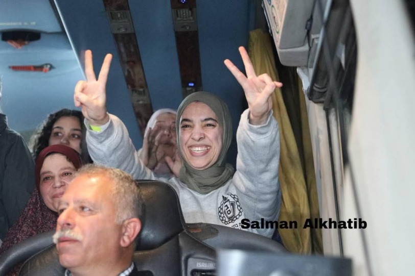 90 اسيرا يعانقون الحرية ضمن الدفعة الأولى من صفقة التبادل بين المقاومة والاحتلال