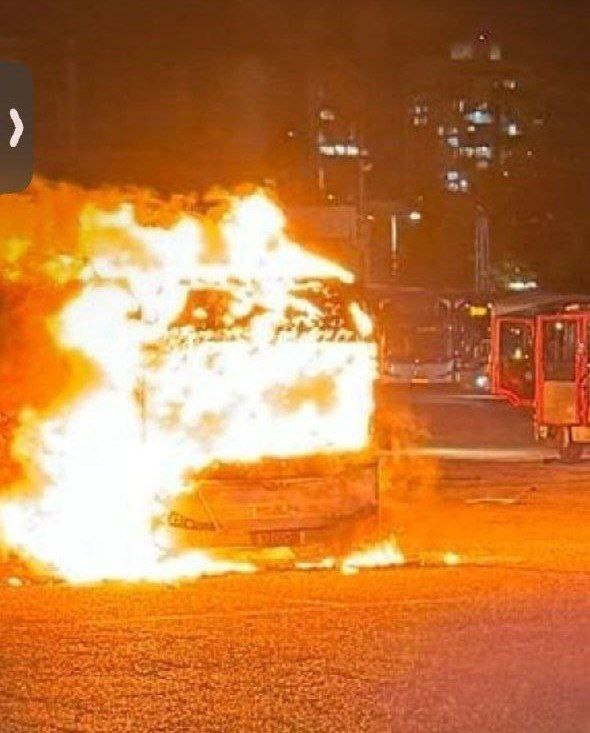 هستيريا في تل أبيب.. انفجارات بحافلات وأجسام مشبوهة في كل مكان
