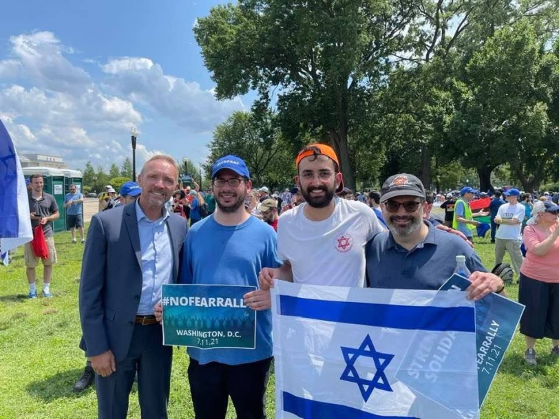 جرى استقباله من "حكام سوريا الجدد" ... حاخام داعم للاحتلال دعا لإبادة الشعب الفلسطيني وضم الجولان المحتل يزور دمشق