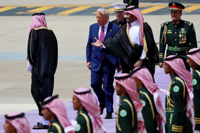 بالصور: الرئيس الأمريكي يصل الى السعودية