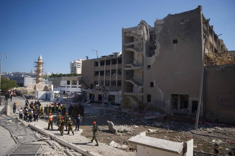 صور...الصواريخ الايرانية تدك حيفا وتل أبيب والقدس وبئر السبع.. إصابات في صفوف المستوطنين ودمار كبير وفشل لأنظمة الدفاع الجوي
