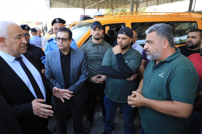صور...وزير الداخلية يزور معبر الكرامة ويؤكد على مواصلة الجهود لتحسين الخدمات المقدمة للمواطنين