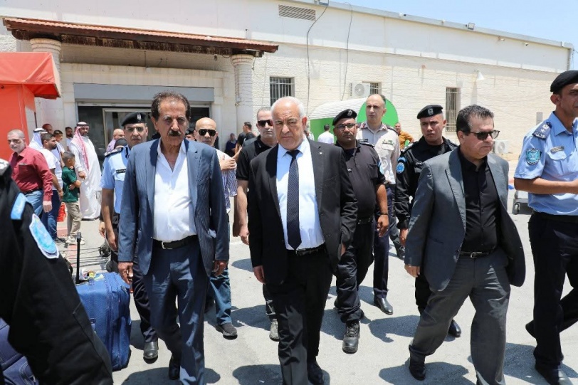 صور...وزير الداخلية يزور معبر الكرامة ويؤكد على مواصلة الجهود لتحسين الخدمات المقدمة للمواطنين