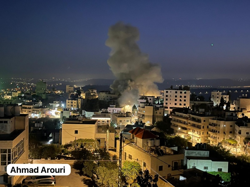 صور...الاحتلال يفجّر منزل عائلة الشهيد مثنى عمرو في بلدة القبيبة بالقدس