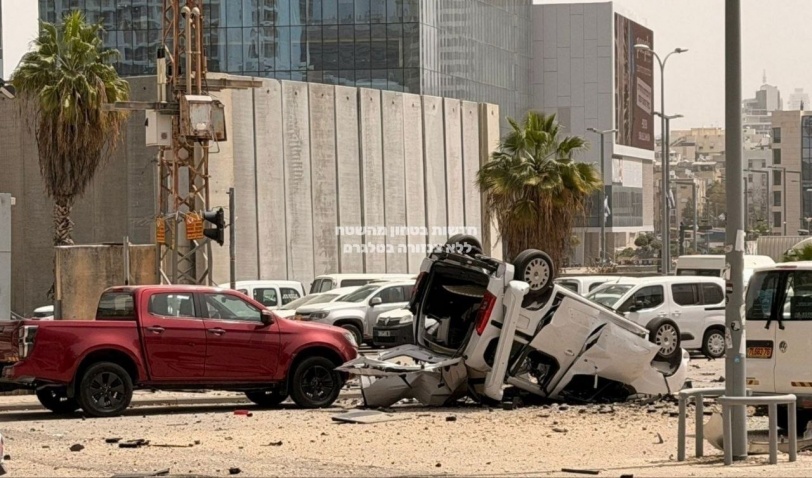 صور...أضرار بسقوط قنابل صاروخ عنقودي بمناطق واسعة في "تل أبيب"