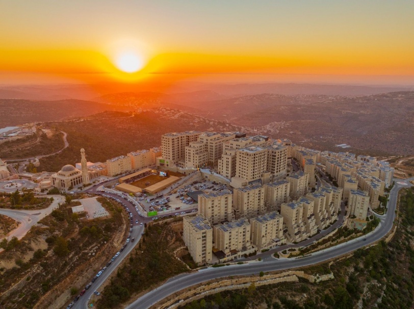 عشرات الآلاف يشاركون في ختام بطولة "روابي فلسطين لجمال الخيل العربية الأصيلة" في مدينة روابي