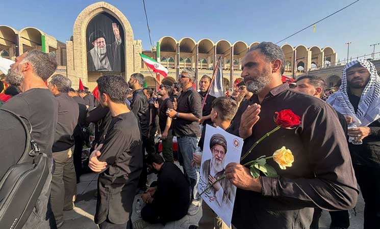بمشاركة حاشدة.. انطلاق مراسم تشييع علي خامنئي في طهران تمهيدًا لدفنه في مشهد