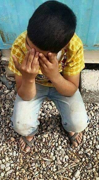صور / بالعراق طفل يتعرض للضرب المبرح على يد زوج امه