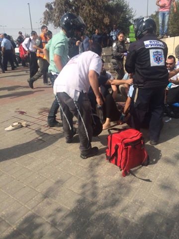 فيديو وصور..إدعاء عملية طعن بالقدس.. والضحية شاب وفتاة فلسطينيان
