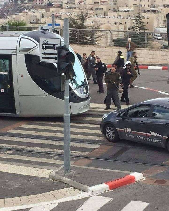 صور : الطفلين من مخيم شعفاط ... الاحتلال يطلق النار على طفل ويعتقل الاخر بحجة الطعن