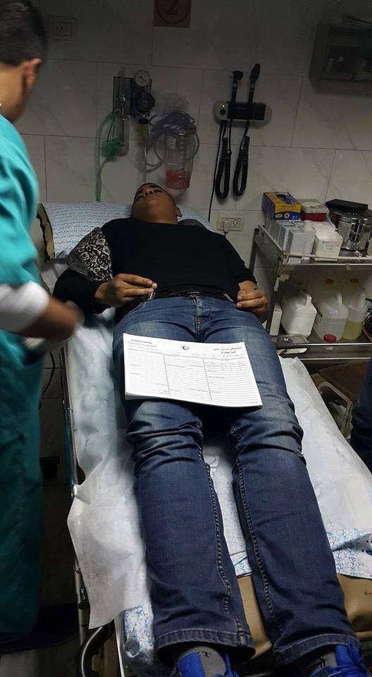 بالصور..مستوطن يهاجم مركبة فلسطينية ويتسبب بأصابة راكبيها قرب يعبد جنوب جنين